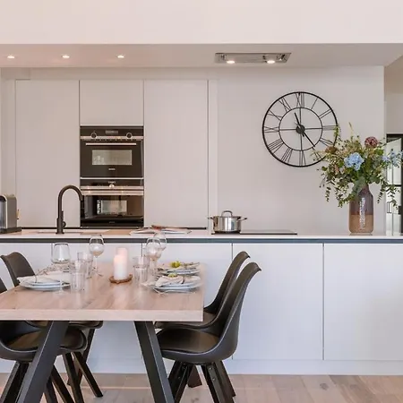 Huswell - Lovely With Lateral Sea View And Parking Appartamento *